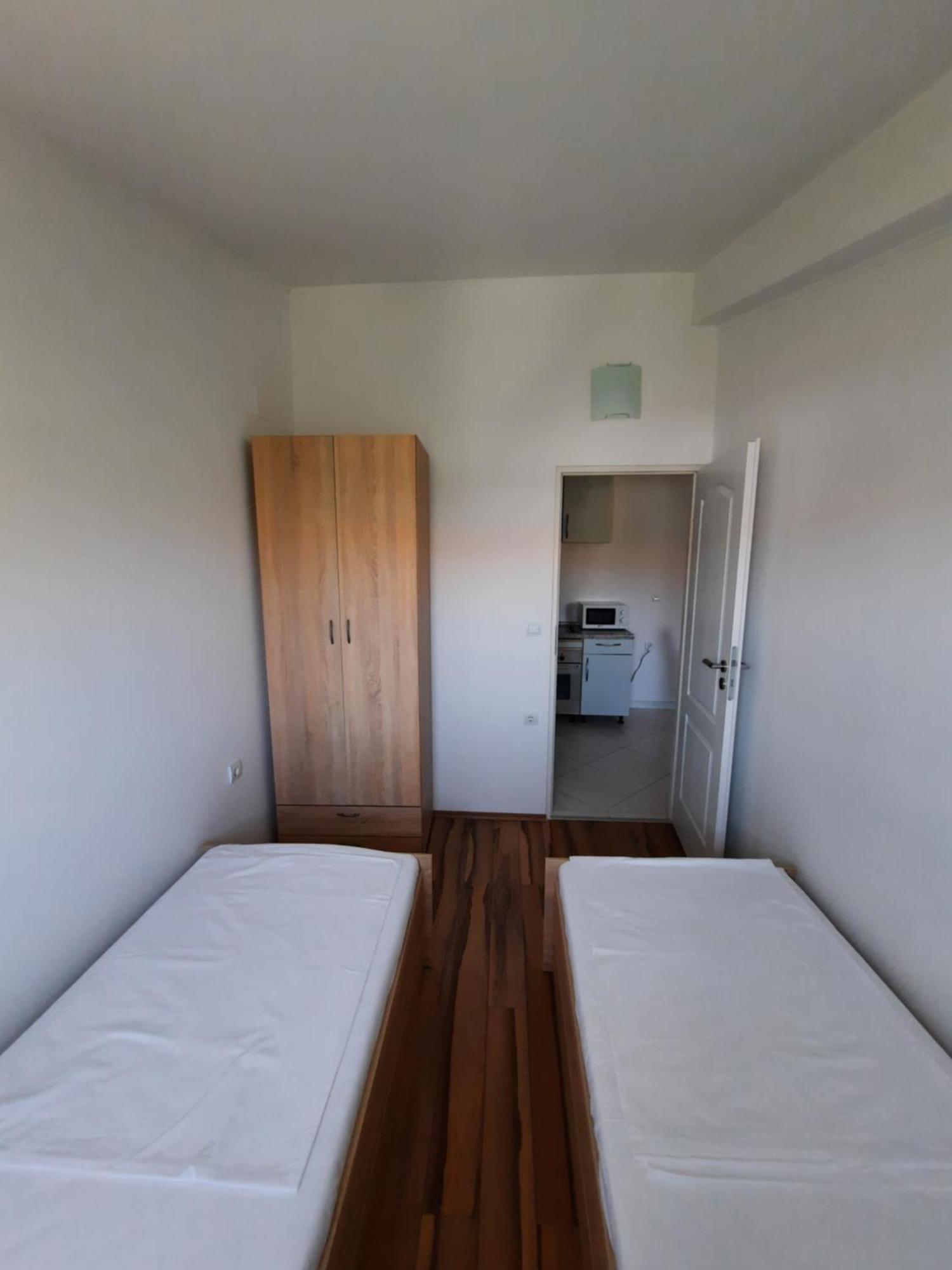 Apartments Maretic マンドレ エクステリア 写真