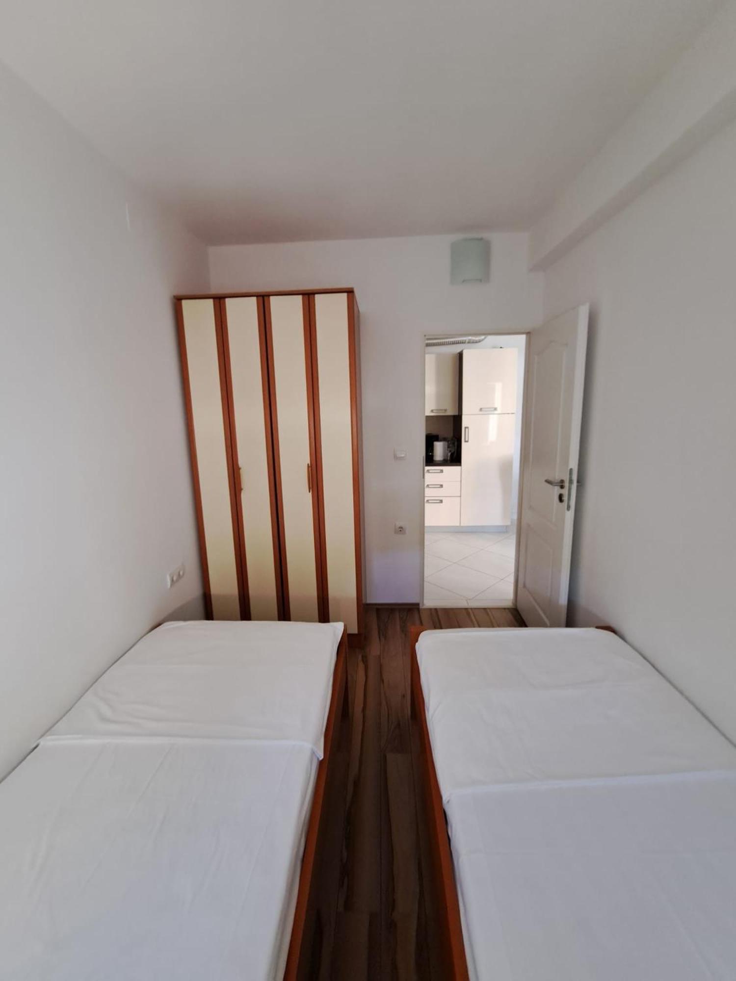 Apartments Maretic マンドレ エクステリア 写真