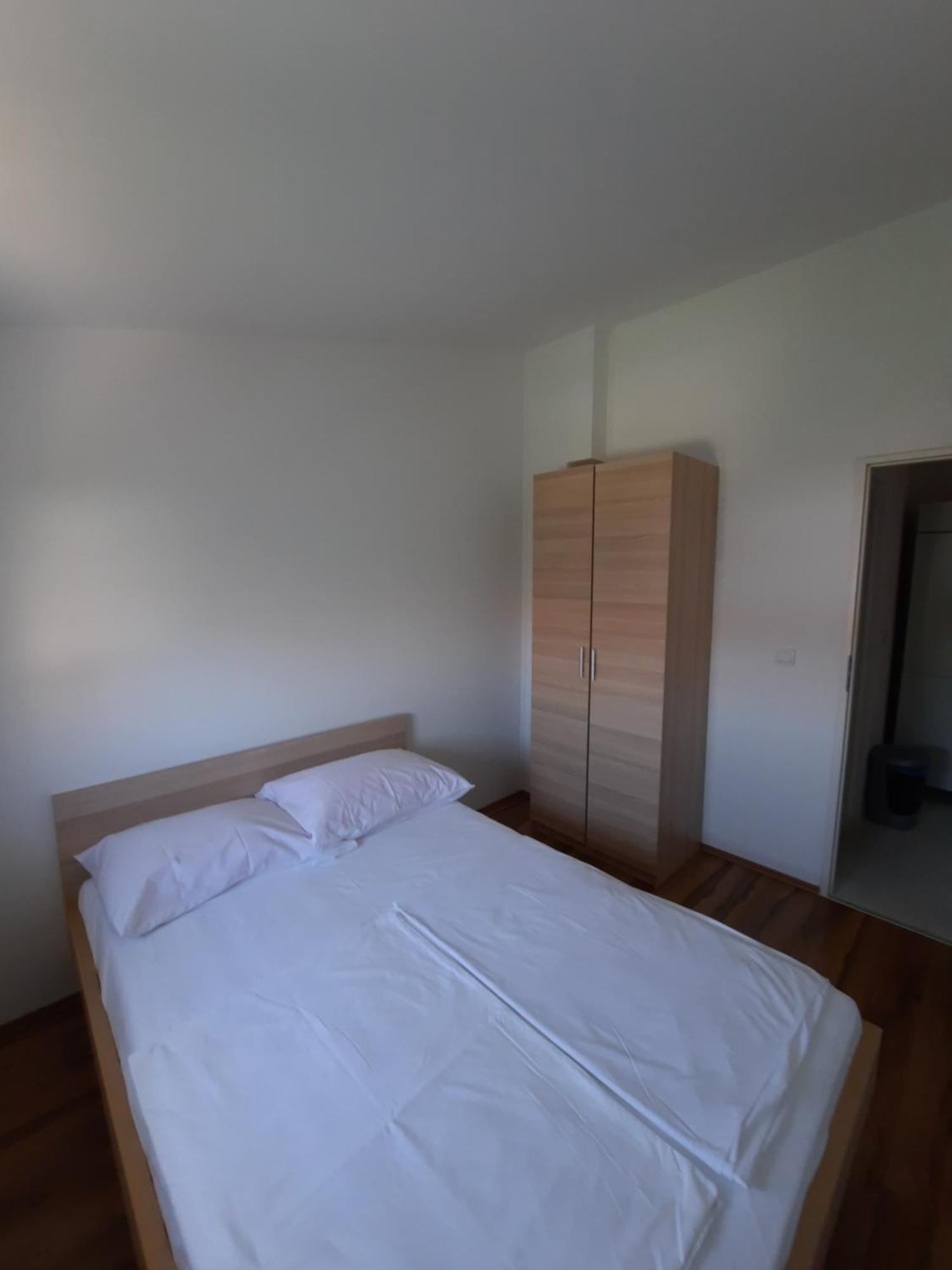 Apartments Maretic マンドレ エクステリア 写真