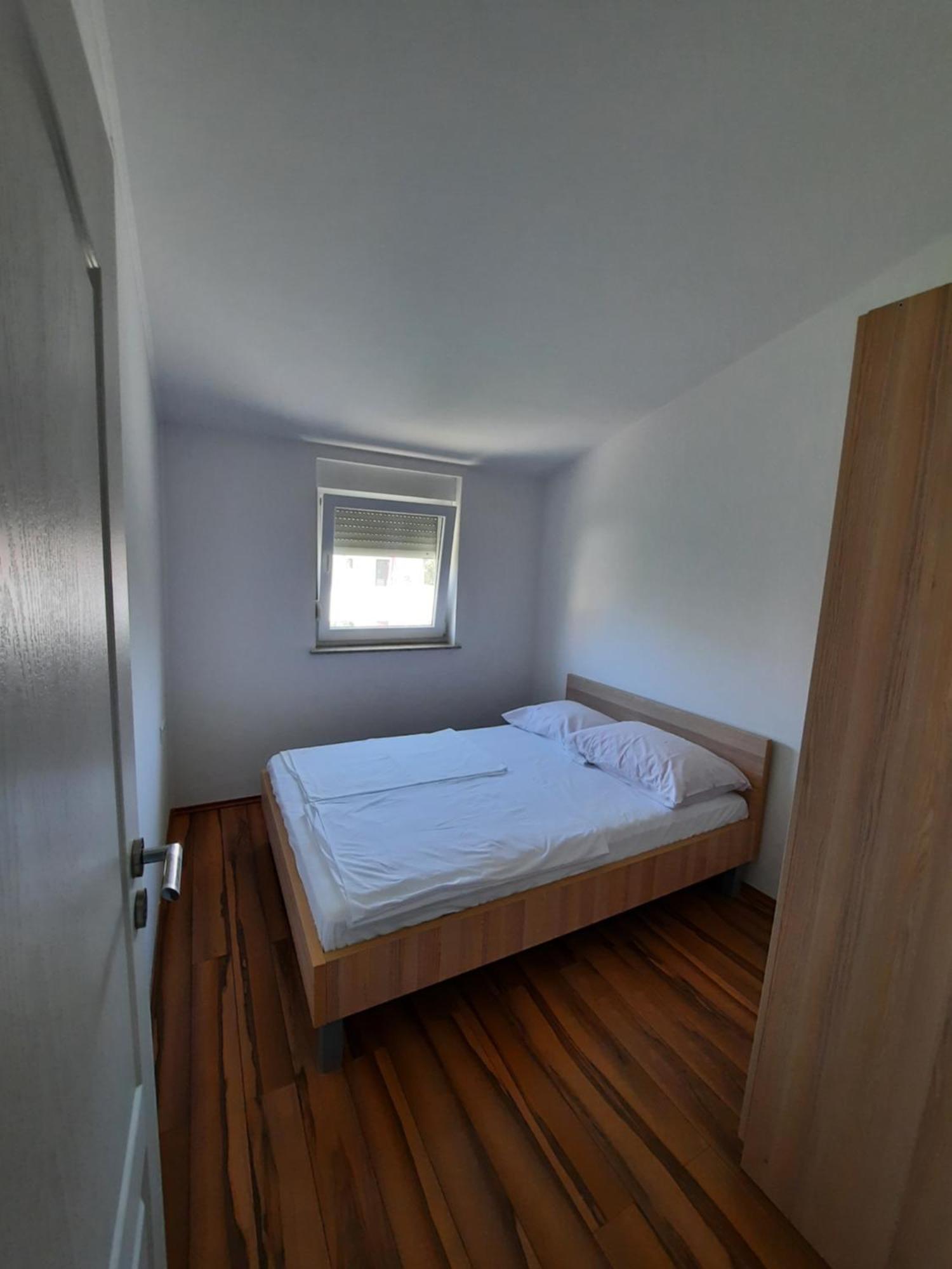 Apartments Maretic マンドレ エクステリア 写真